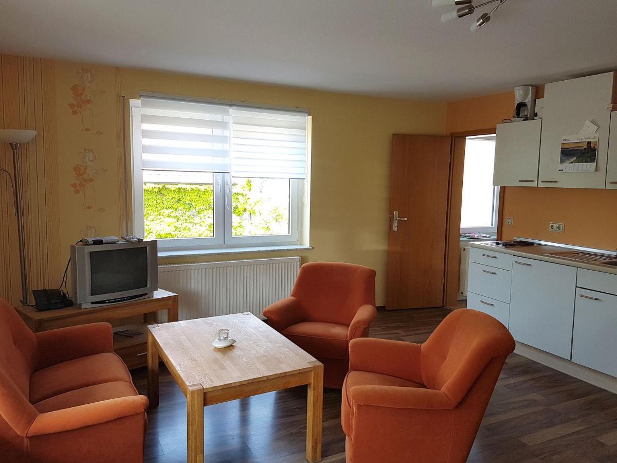 Monteurwohnungen Goeb - Nicht Fuer Urlaubsgaeste Geisa Eksteriør bilde